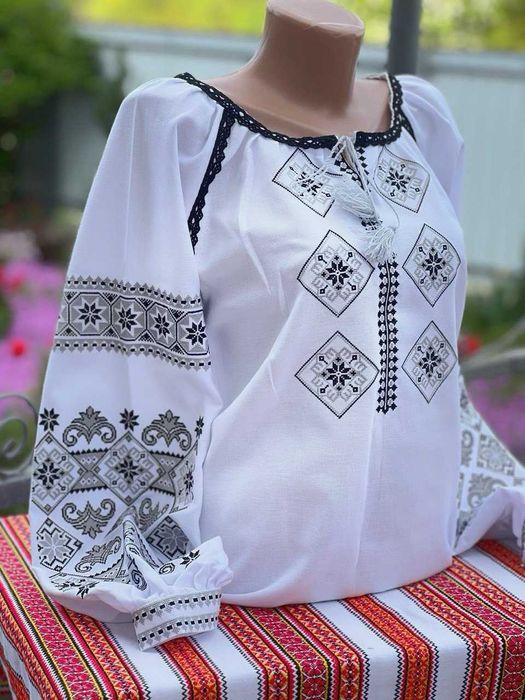 Чудесні Жіночі вишиванки