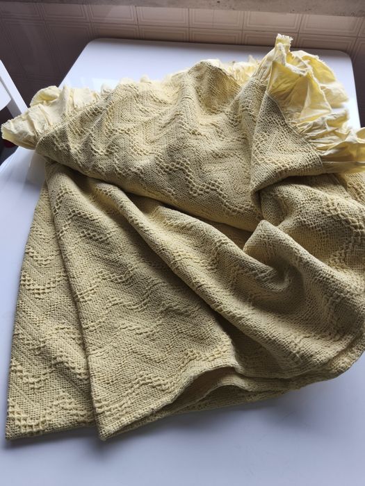 Colcha de casal em algodão desenhada.