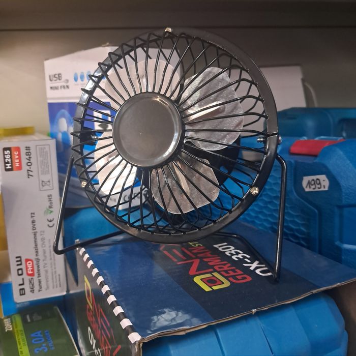 Wiatraczek biurkowy wiatrak na usb czarny