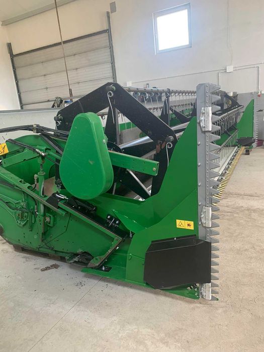 Stół do rzepaku John Deere Producent