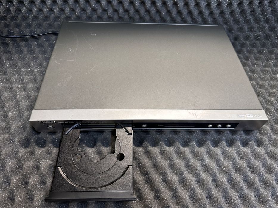 Odtwarzacz DVD Yamaha DVD-S557