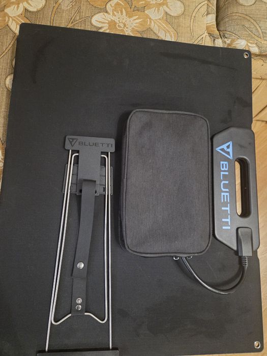 Сонячна панель, зарядний пристрій