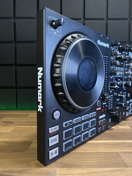 Numark MixTrack Platinum FX (Доставим курьером - БЕСПЛАТНО!)