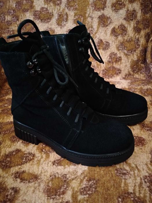 Продаю зимові ботинки б/у