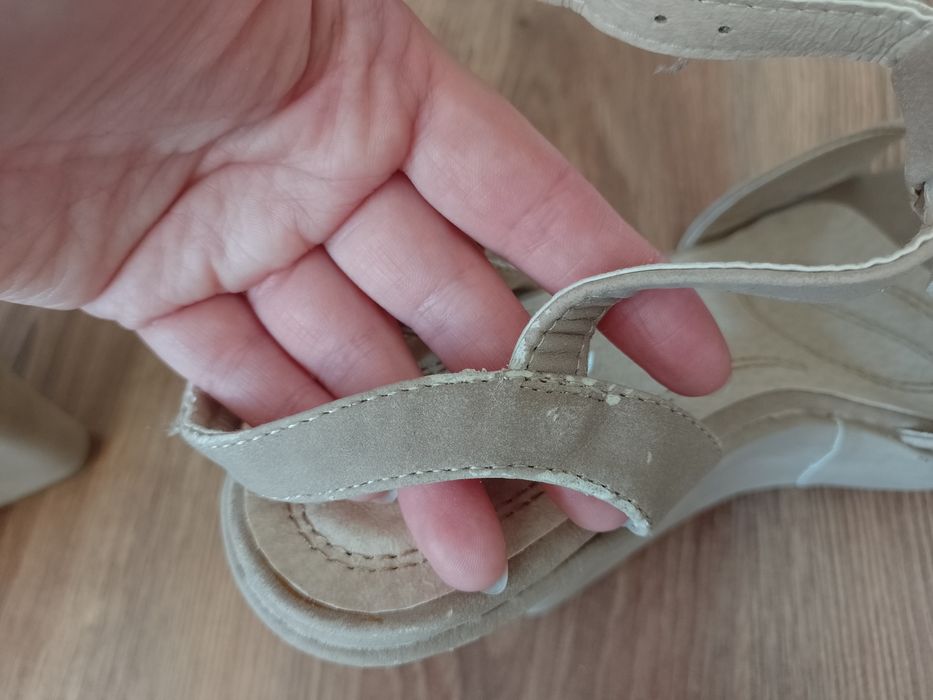 Nowe buty na koturnie 37