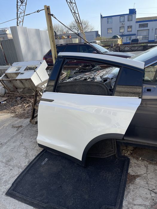 Двері задні Tesla Model X 2022+ plaid