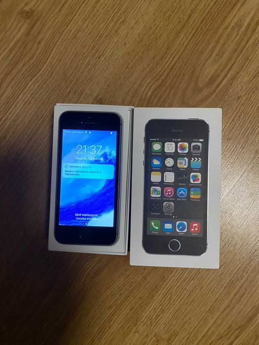 Продам Телефон Айфон iPhone 5 11