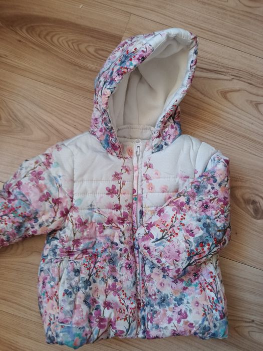 Kurteczka zimowa dla dziewczynki  biała w kwiaty  F&F rozmiar 74