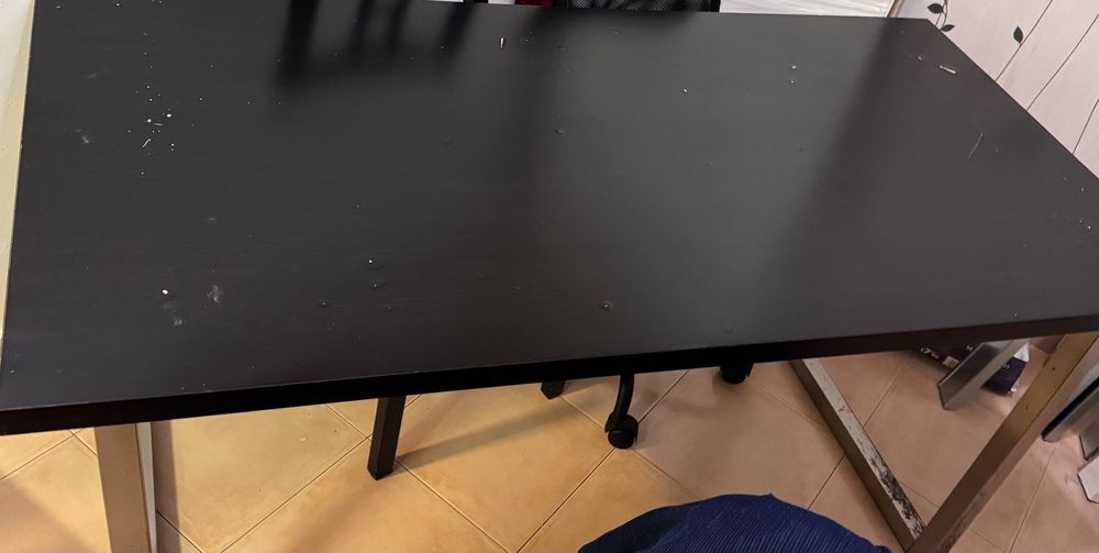 Conjunto mesa + 3 cadeiras usadas