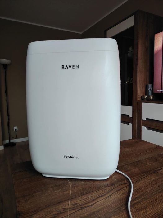 Oczyszczacz powietrza RAVEN EOP004UVX jak nowy