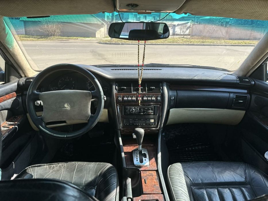 AUDI  A 8 D2  2,8 Бензин 97 гОбмен