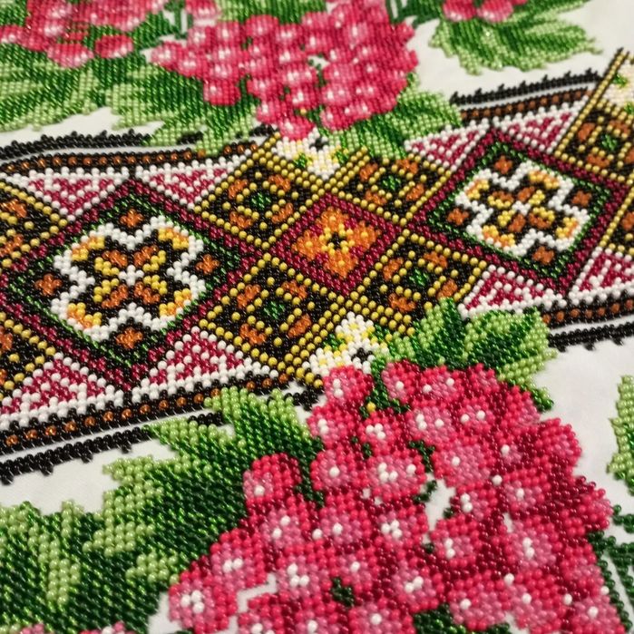 Продається весільний рушник, вишитий бісером