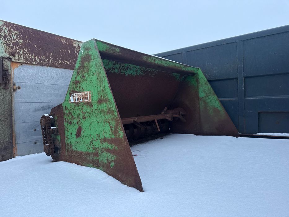 Łyżka do zadawania paszy Emily Omega 2.8 MX szufla z frezem paszowóz