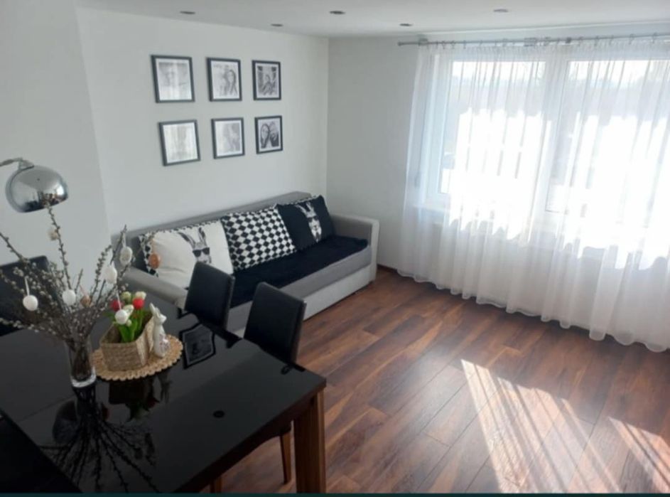 Sprzedam mieszkanie 2 pokojowe 69,80 m2, ogród garaż piwnica