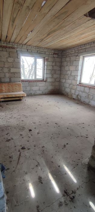 Гарний будинок з комунікаціями в селі Количівка 8км від міста