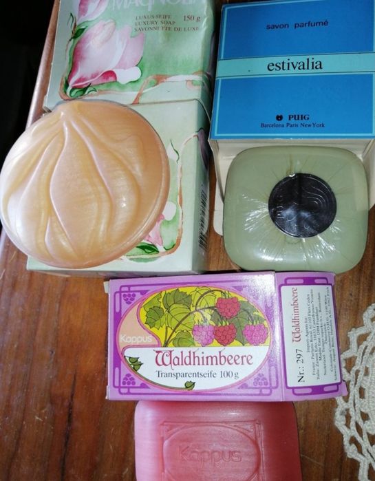 Sabonetes e perfumes antigos
