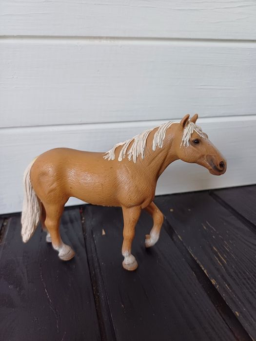 Реалістична фігурка коня кінь лошадь Schleich Palomino Stallion 2006