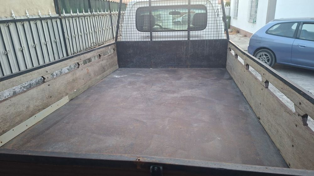 Vendo Automovel Ligeiro  de Mercadorias