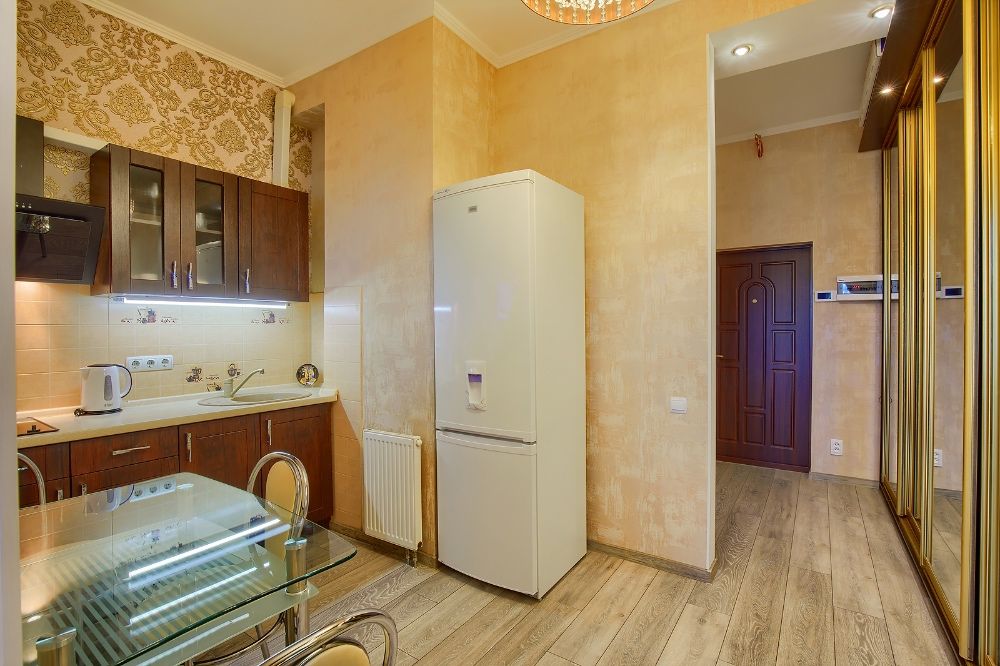 1к квартира подобово біля метро Університет