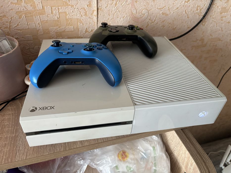 Xbox one s 1 tb в чудовому стані