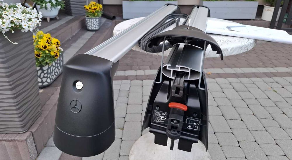 Nowy Oryginalny Bagażnik Dachowy Mercedes A W177 Belki Relingi Poprzeczki Thule