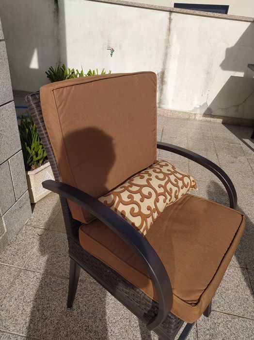 Conjunto mesa e cadeiras jardim