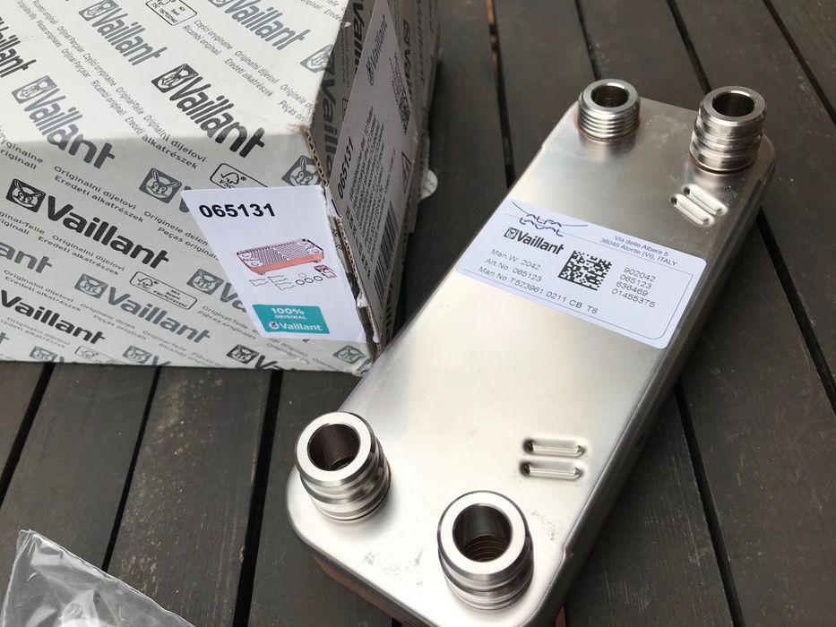 Nowy, wtórny wymiennik ciepła Vaillant 065131, 12 płyt