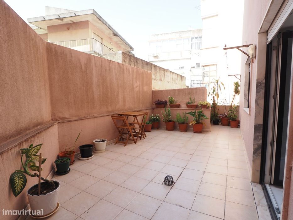 Apartamento T3 com terraço - Idanha