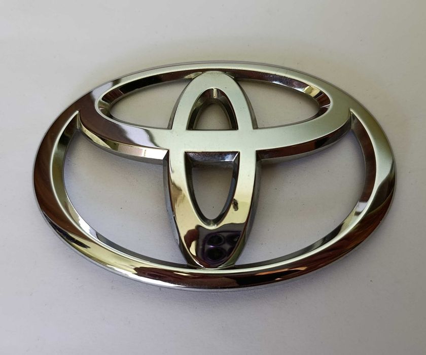 Emblemat Toyota Yaris II 05-11r znaczek