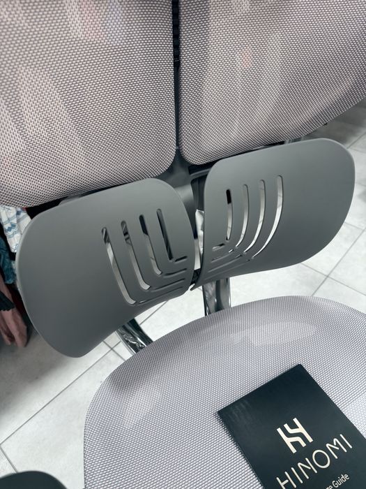 Krzesło ergonomiczne Hinomi. Solidna konstrukcja. Wiele funkcjii