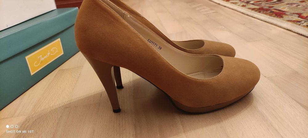 Karmelowe szpilki, rozmiar 39