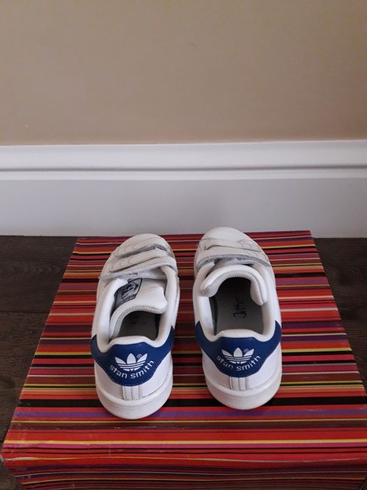 Кроссовки, кросівки, взуття Adidas.