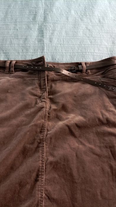 Saia castanha de bonbazine nova