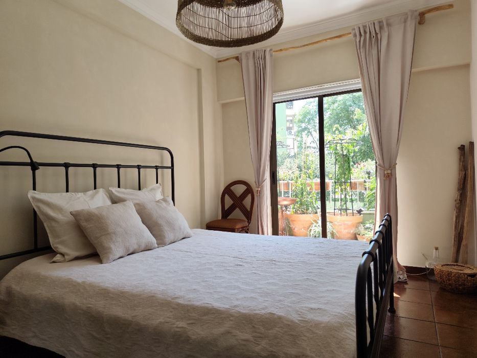 Quarto para arrendar em Alfornelos, 2min. Pingo Doce, 5min. do metro (linha azul). Despesas incluídas. Óptimo ambiente e excelente zona