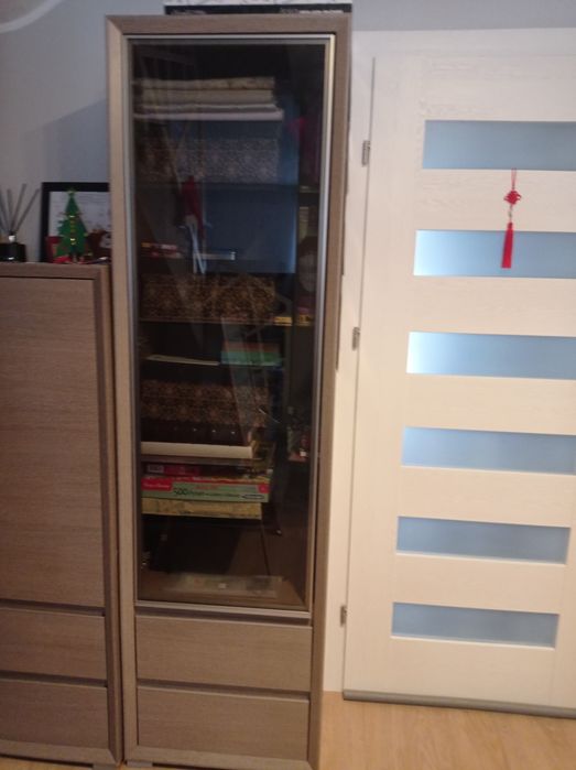 Witryna z przydymiona szybą