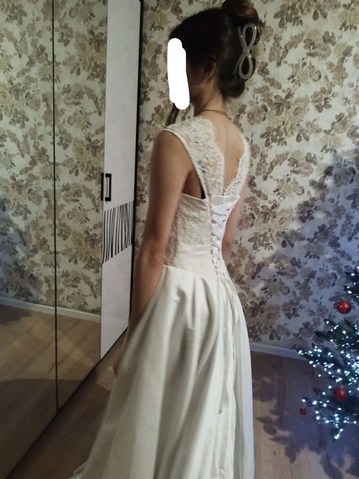 Біла сукня. Нова
