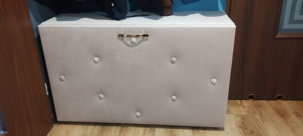 Szafka na buty tapicerowana pod wymiar