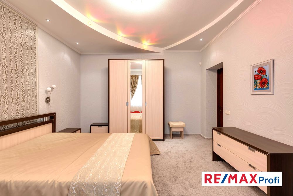 Будинок 450 м2, ремонт, цоколь , басейн, 12 соток  в с. Глеваха (село)
