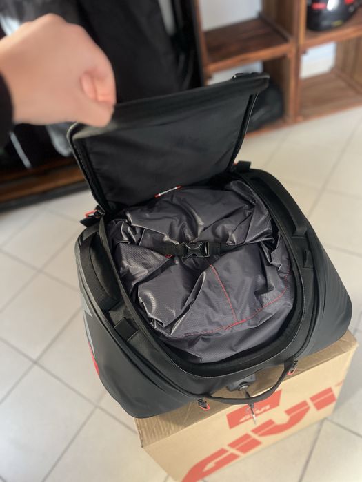 Сумка центральна GIVI XL08 40л monokey
