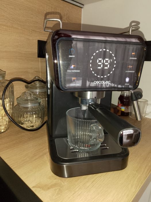 Ekspres ciśnieniowy Cecotec Power Espresso Touch ColdBrew 850 W