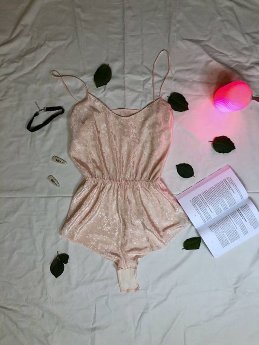 Пеньюар бежевий