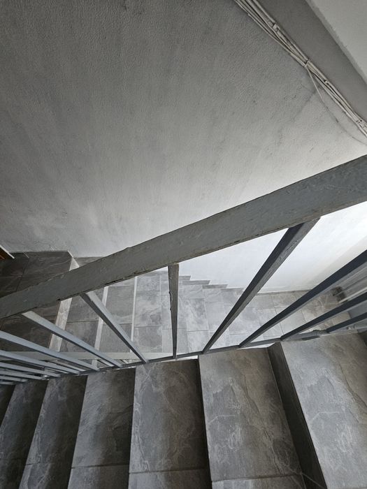 Продам 1-кімнатну квартиру, район 8-9 школи, третій поверх