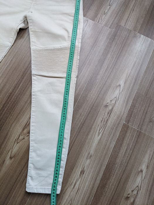 Жіночі джинси розмір М