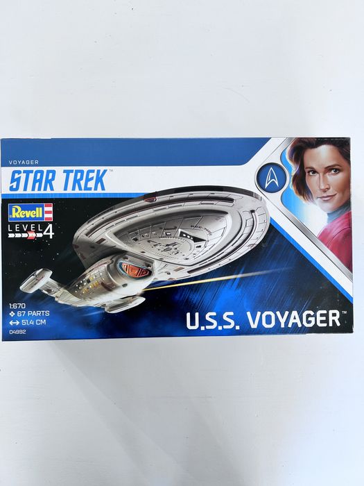 Star Trek U.S.S. Voyager model do sklejania Revell 04992