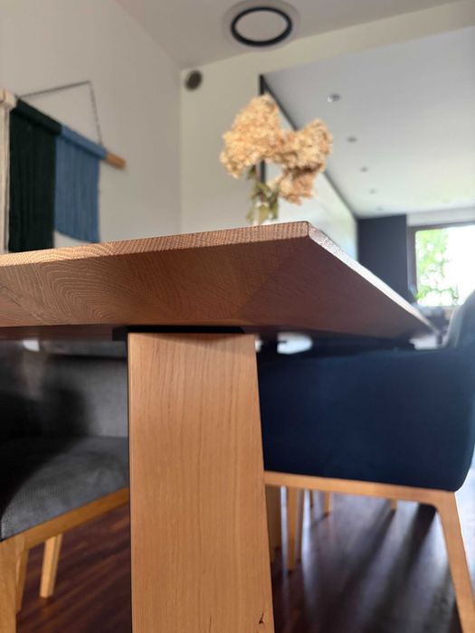 IWC HOME AVI 8 krzeseł + dębowy stół Portano 220 cm | komplet premium