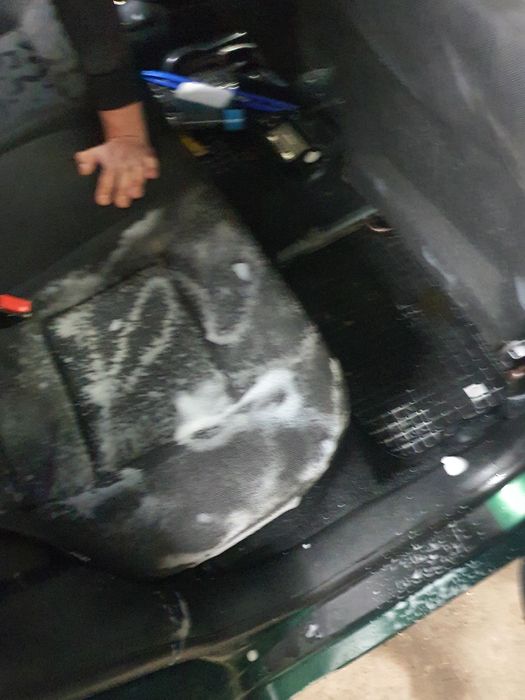 Чистка хімчистка авто та коврів