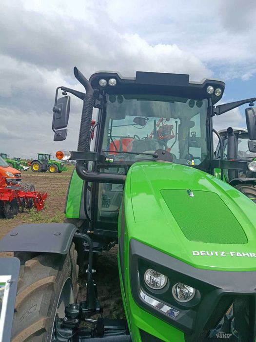Трактор DEUTZ-FAHR 5115 ДОЙЦ ФАР Кейс Клас Джон дір Масей