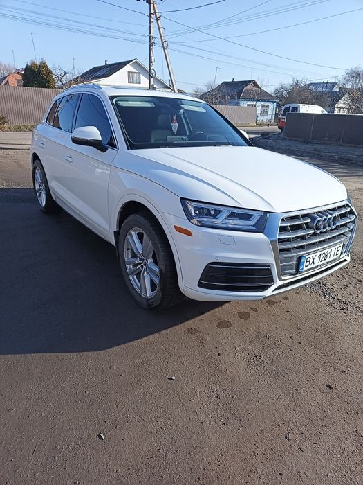 Авто ауді Q5  внаявності