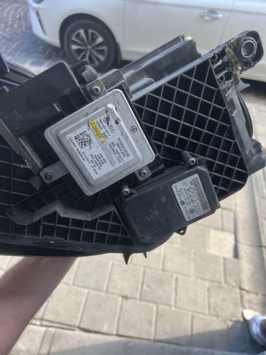 Фара на Volkswagen Tiguan 2013