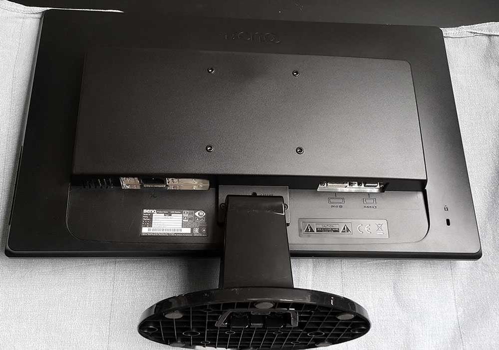 Komputer Dell Optiplex 760 Intel core 2duo Monitor 22" Benq GL2250-T